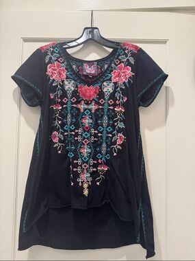 Johnny Was Black Embroidered Floral Short-Sleeve Tunic